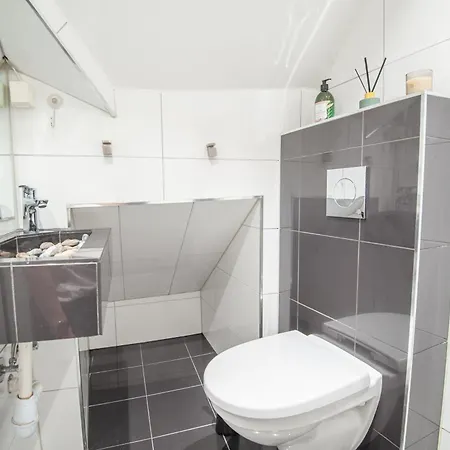 Apartment 200 Meters To Bryggen In Charming Sandviken Bergen