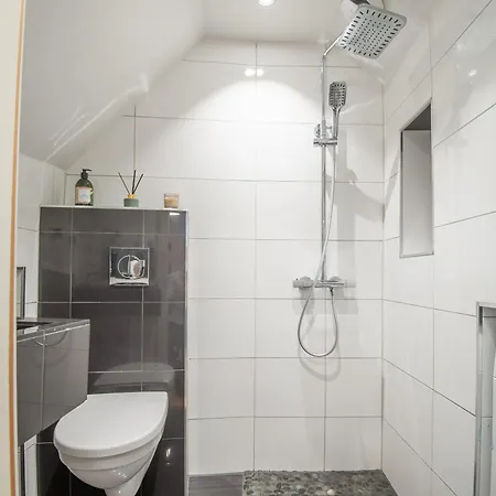 200 Meters To Bryggen In Charming Sandviken Apartment Bergen