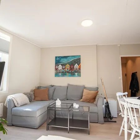 Live Like A Local - Cafes, Buses & Bryggen Nearby Apartment *